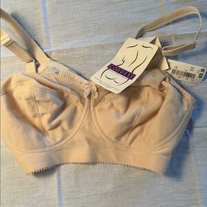 Goddess Cream Bra with Delicate Lace